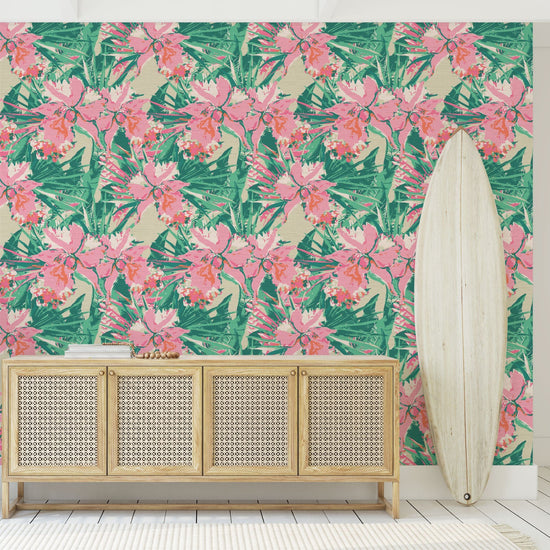 Grasscloth Paper Weave wallpaper Natural Textured Eco-Friendly Non-toxic High-quality Sustainable Interior Design Bold Custom Tailor-made Retro chic Grand millennial Maximalism Traditional Dopamine decor Tropical Jungle Coastal Garden Seaside Seashore Waterfront Retreat Relaxed beach vibes Beach cottage Shoreline Oceanfront nature inspired hawaiian hawaii floral botanical hibiscus plant flower white pink green