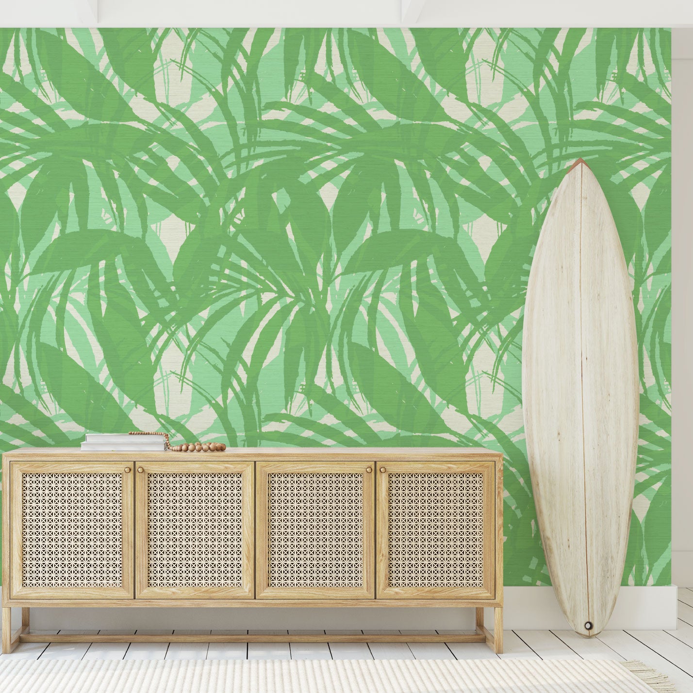 printed grasscloth wallpaper oversize tropical leaf Natural Textured Eco-Friendly Non-toxic High-quality Sustainable practices Sustainability Interior Design Wall covering Bold retro chic custom jungle garden botanical Seaside Coastal Seashore Waterfront Vacation home styling Retreat Relaxed beach vibes Beach cottage Shoreline Oceanfront white kelly paradise green palm 