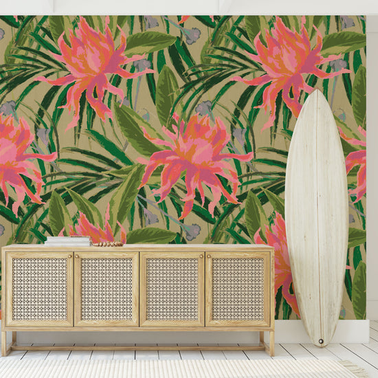 paperweave paper weave wallpaper with olive green based featuring oversized painterly tropical flowers and palm leafs in striking shades of pink, orange and lavender and leafs in shades of deep green Natural Textured Eco-Friendly Non-toxic High-quality Sustainable Interior Design Bold Custom Tailor-made Retro chic Tropical Jungle Coastal preppy Garden Seaside Coastal Seashore Waterfront Vacation home styling Retreat Relaxed beach vibes Beach cottage Shoreline Oceanfront botanical palm leaf entrance foyer