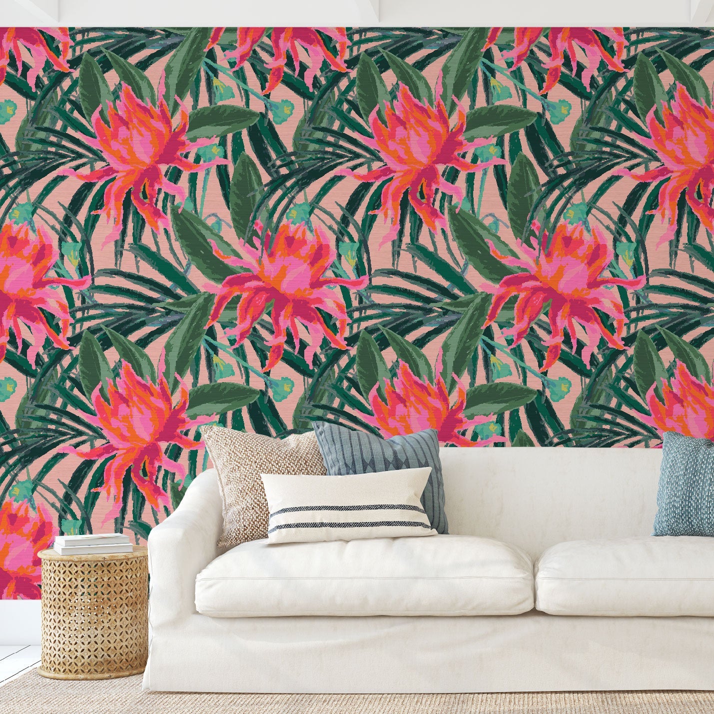 grasscloth wallpaper with light pink based featuring oversized painterly tropical flowers and palm leafs in striking shades of pink and leafs in shades of deep green Natural Textured Eco-Friendly Non-toxic High-quality Sustainable Interior Design Bold Custom Tailor-made Retro chic Tropical Jungle Coastal preppy Garden Seaside Coastal Seashore Waterfront Vacation home styling Retreat Relaxed beach vibes Beach cottage Shoreline Oceanfront botanical palm leaf