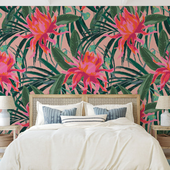 paper weave paperweave wallpaper with light pink based featuring oversized painterly tropical flowers and palm leafs in striking shades of pink and leafs in shades of deep green Natural Textured Eco-Friendly Non-toxic High-quality Sustainable Interior Design Bold Custom Tailor-made Retro chic Tropical Jungle Coastal preppy Garden Seaside Coastal Seashore Waterfront Vacation home styling Retreat Relaxed beach vibes Beach cottage Shoreline Oceanfront botanical palm leaf